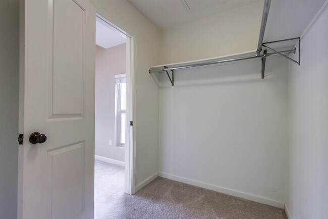 Building Photo - 1350 N Escondido Blvd