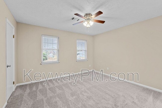 Building Photo - 3920 Almon Dr