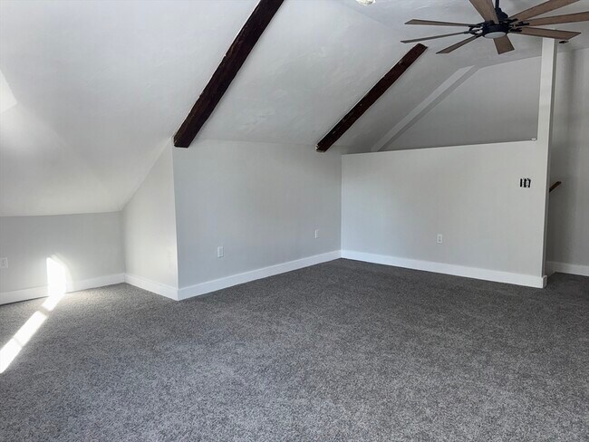 Building Photo - 25 Pine St