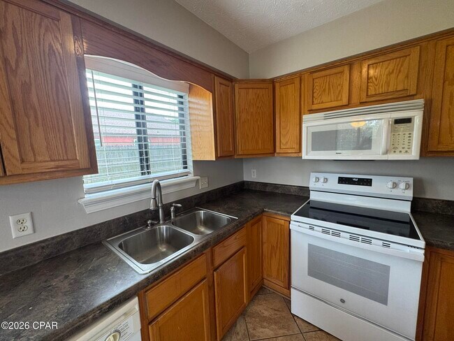 Building Photo - 116 Christie Ln