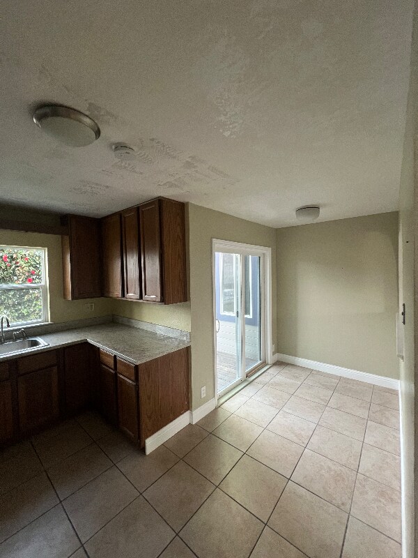 Building Photo - 5838 Fremont St
