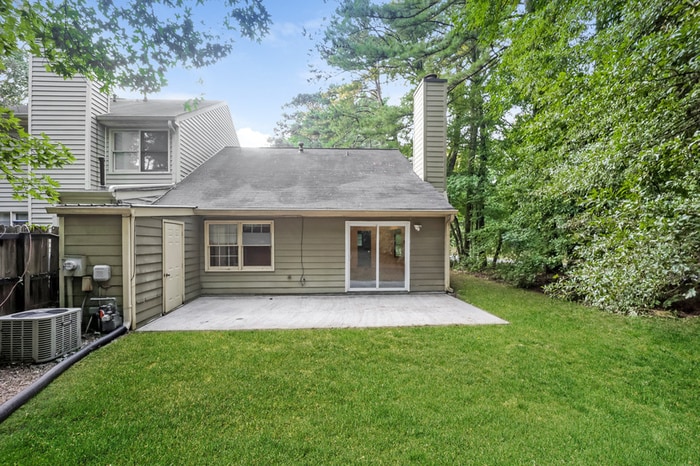 Building Photo - 7074 Williamsburg Dr
