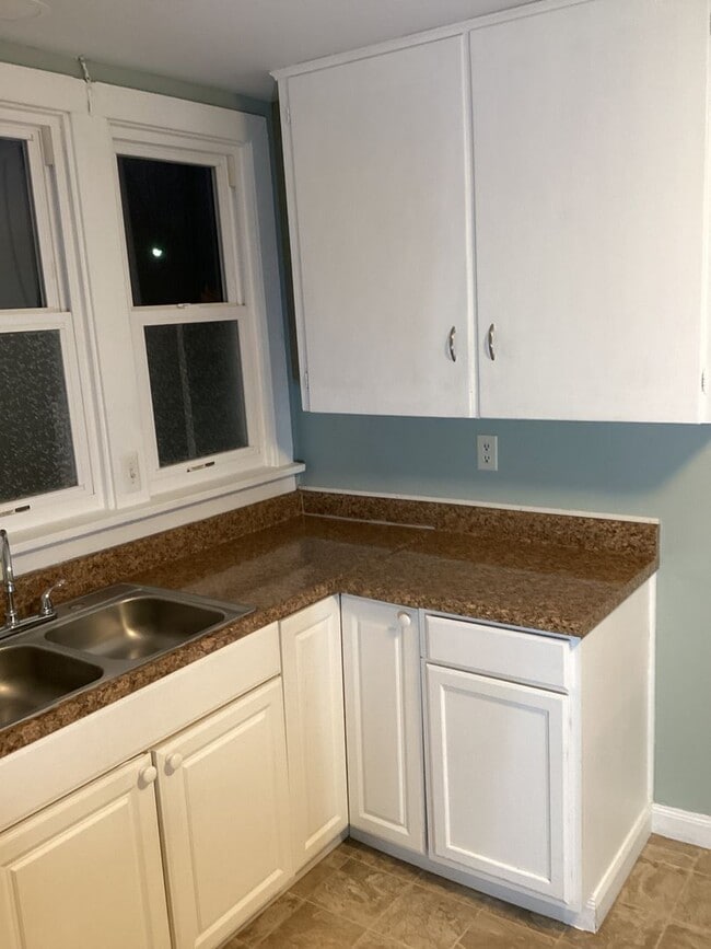 Building Photo - 224 W North St