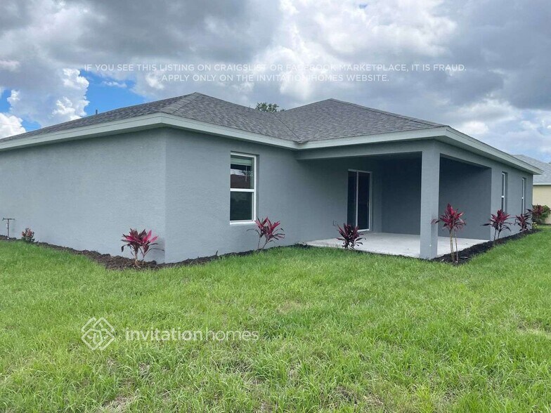 Building Photo - 1067 Paraclete Rd