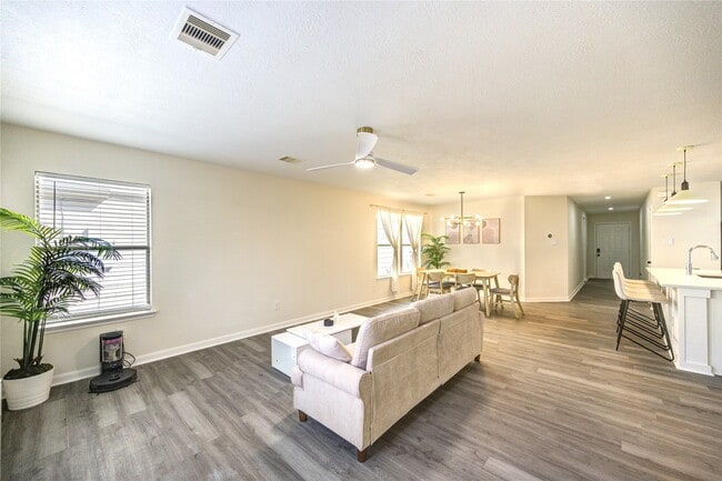 Building Photo - 1010 Hummingbird Point Ln