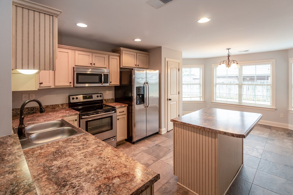 Building Photo - 3145 Pinetree Loop N