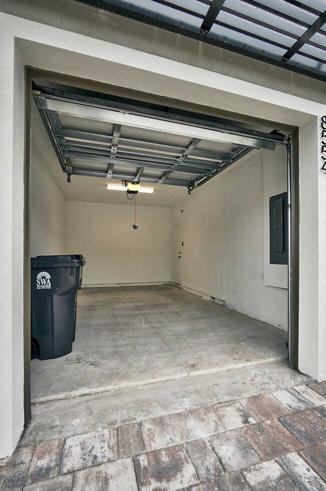 Building Photo - 8554 Via Mar Rosso