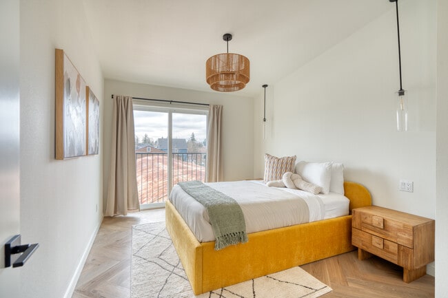 Building Photo - 5012 NE 26th Ave