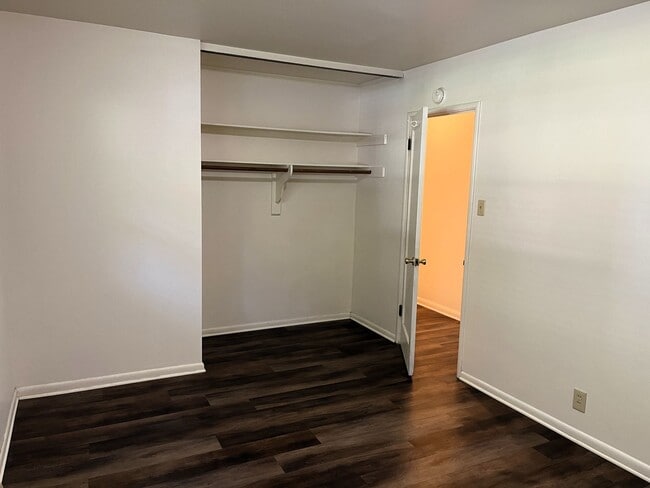 Building Photo - Enjoy Modern Living in this Upgraded home in a wooded area!