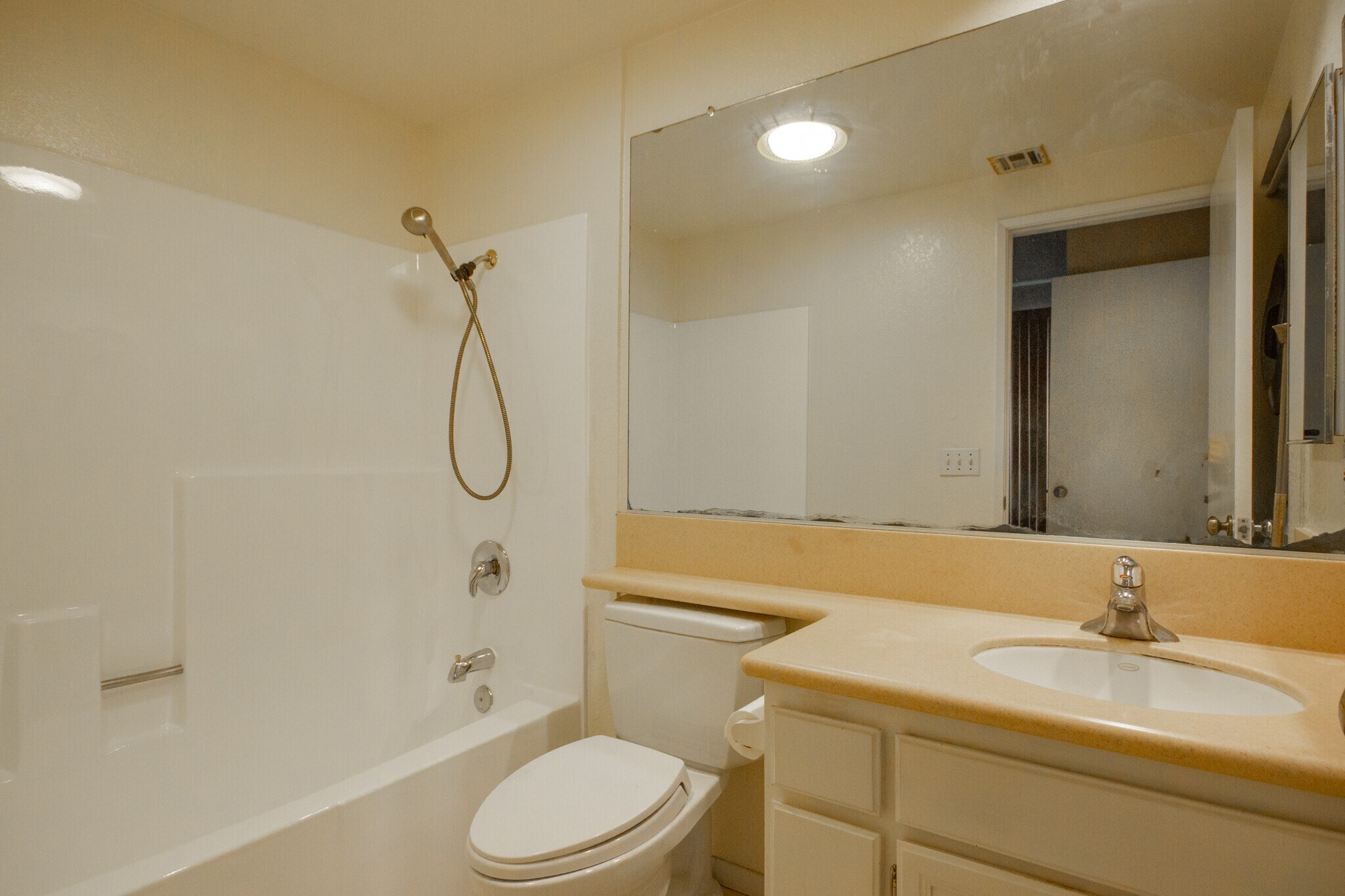 Building Photo - 2218 River Run Dr