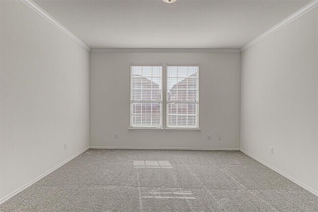 Building Photo - 339 Alamosa Dr