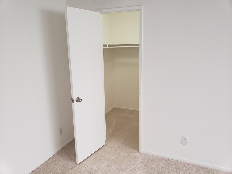 Walk-in Closet - 12333 Texas Ave
