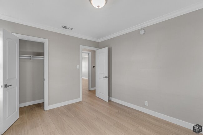 Building Photo - 8613 W Olympic Blvd