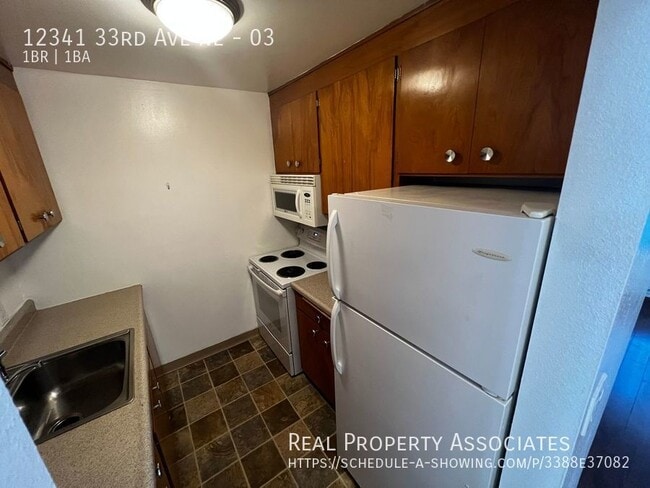Building Photo - 12341 33rd Ave NE
