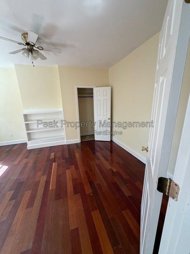 Building Photo - 3120 Parkwood Ave