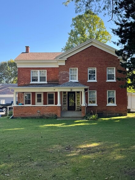 Primary Photo - 2 Arbor St