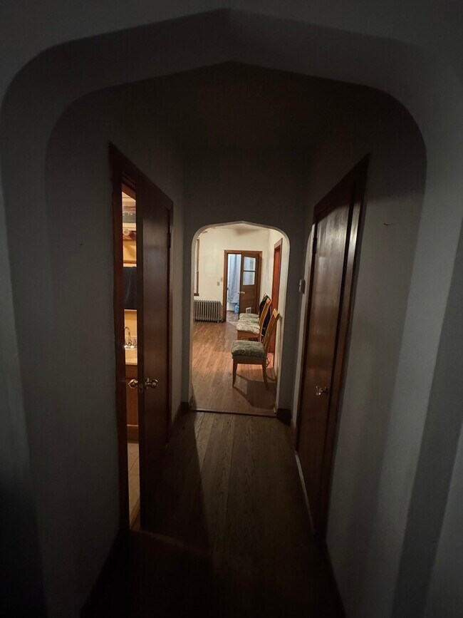 Building Photo - 3945 W 55th Pl