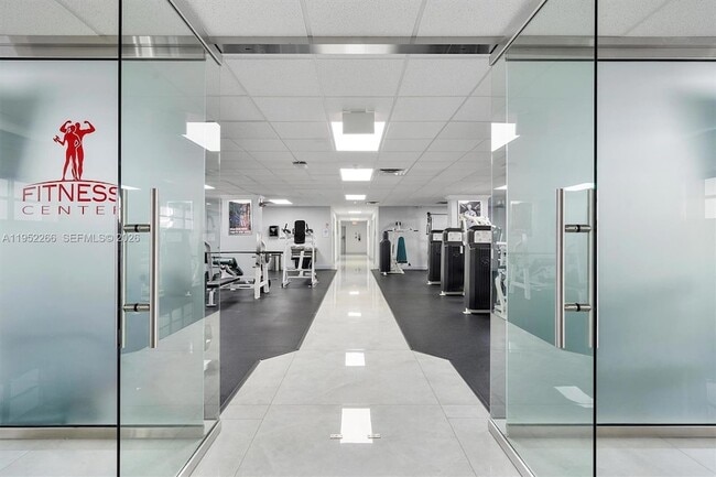 Building Photo - 600 Parkview Dr