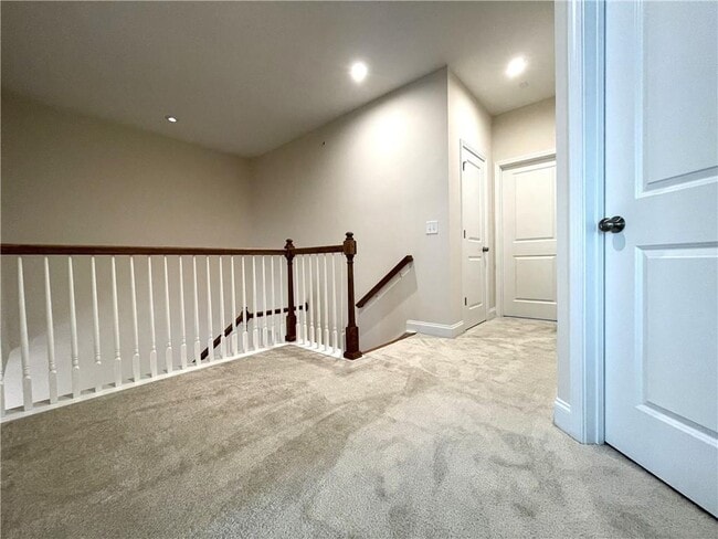 Building Photo - 502 Cooper Ln