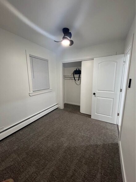 Building Photo - 4915 Egandale Ave