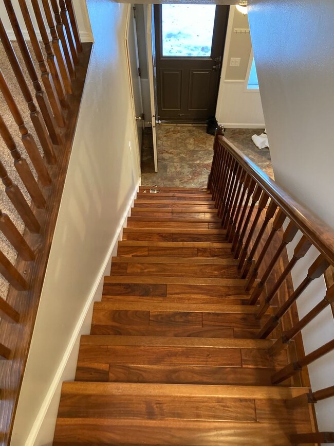 Building Photo - 3 Bedroom, 2.5 Bath Townhouse off Johns Ro...