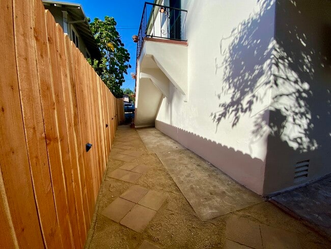 Building Photo - 2815 Capps St