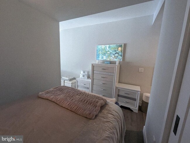 Building Photo - 1300 4th St SE