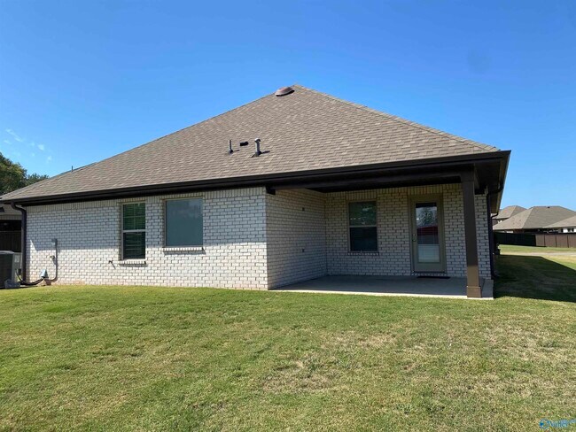 Building Photo - 213 Shubert Dr