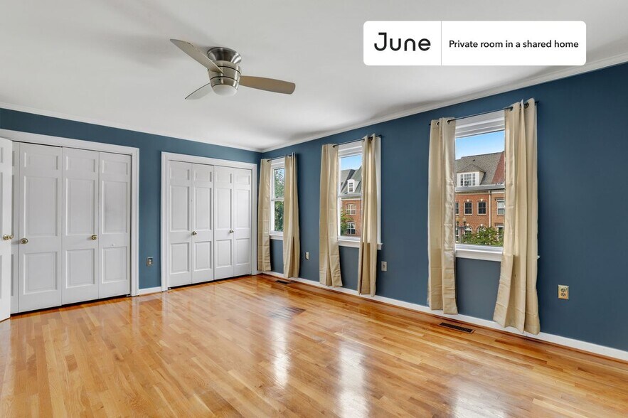 Building Photo - Room in Shared 7 bed/4 bath home