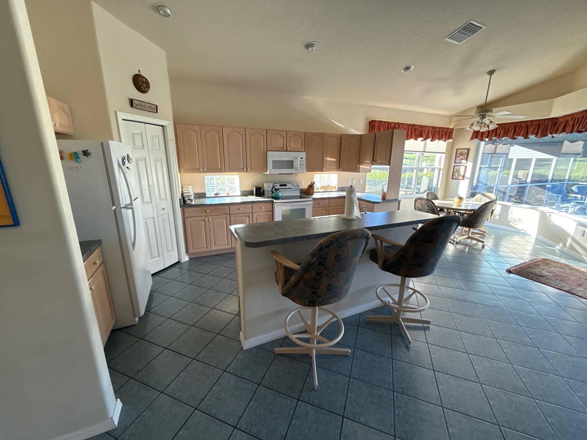 Building Photo - 30 W Doerr Path