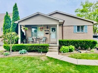 Building Photo - 28227 Gladstone St