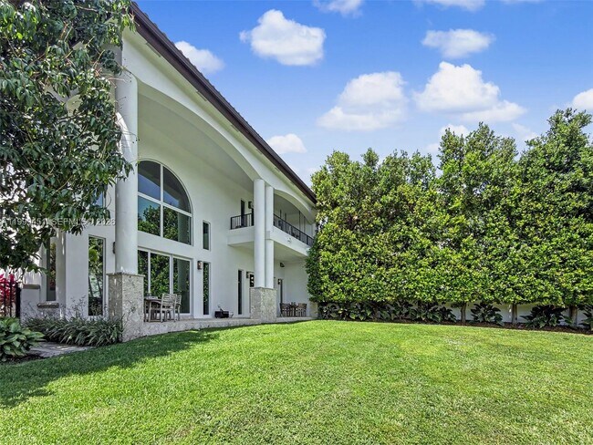 Building Photo - 13689 Deering Bay Dr