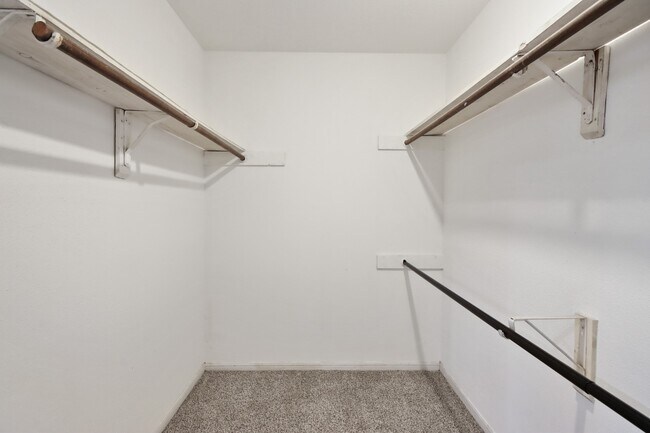 Building Photo - 17610 Possums Run Dr