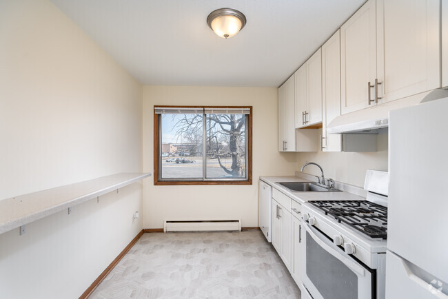 2BR,1BA - 700SF - Kitchen - 1700/10 Johnson St