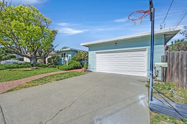 Building Photo - One level home Crockett, magnificent VIEWS