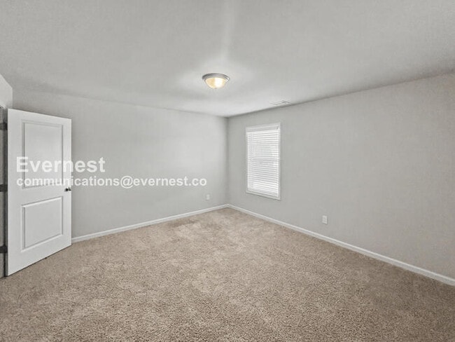 Building Photo - 3 Bed, 2.5 Bath Home with Fenced Yard & Garage / Pet-Friendly / Available Now!