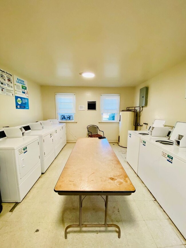 Building Photo - 3810 Hermitage Rd