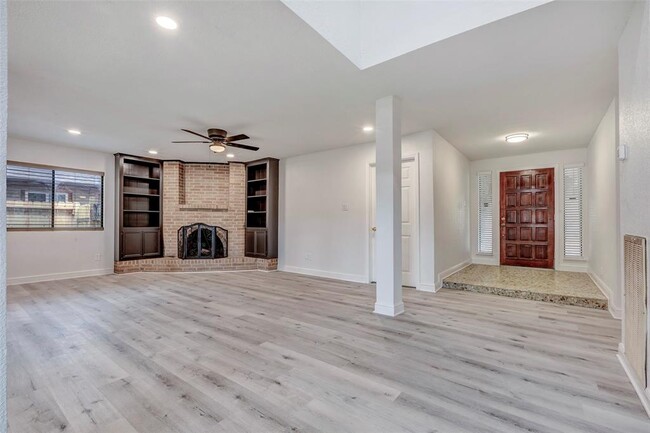 Building Photo - 10618 Sageberry Dr