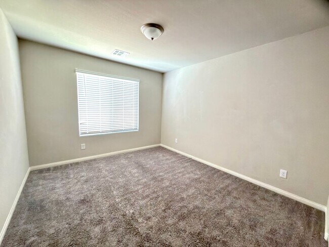 Building Photo - 1180 Pitaya Ct