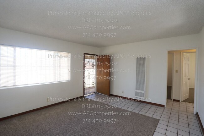 Building Photo - 830 E Anaheim St
