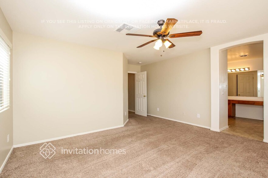 Building Photo - 14409 N 150th Ave