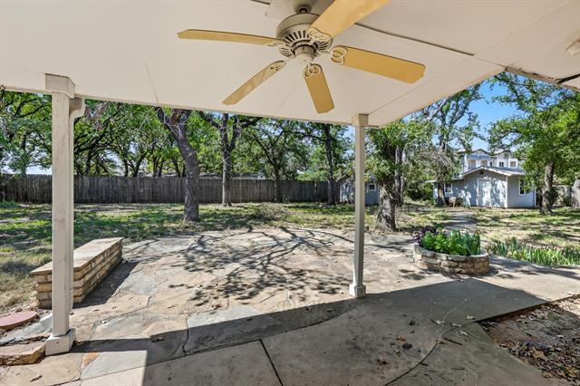 Building Photo - 5702 Teasley Ln