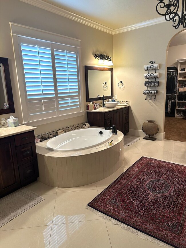 Building Photo - Exquisite Corrente Bello Home in Eagle