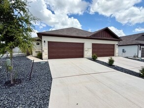 Building Photo - 391-395 Nespral