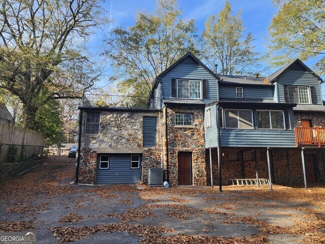 Building Photo - 1114 Fayetteville Rd SE