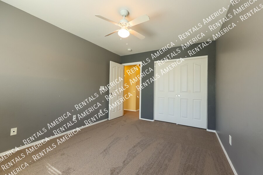 Building Photo - 3368 E Lafayette Ave