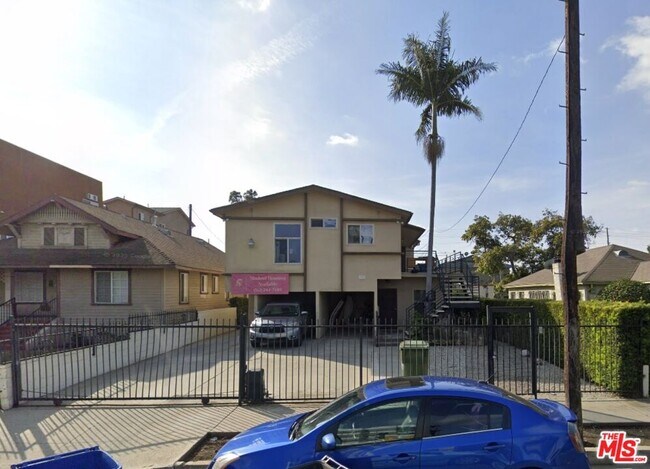 Building Photo - 1336 W 37th Dr