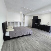 Building Photo - 2604 Winding Ridge Ave S