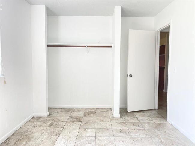 Building Photo - 1603 Brook Meadow Dr