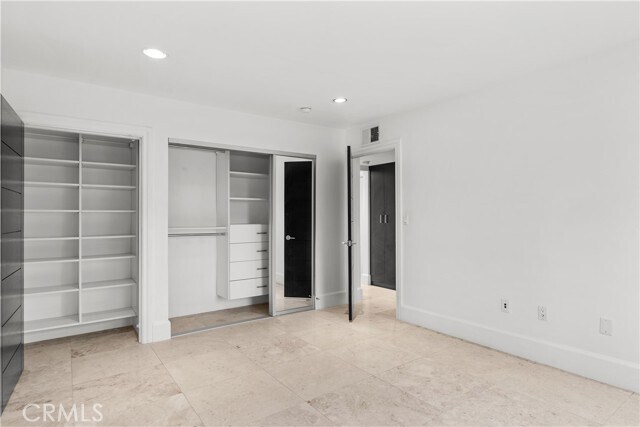 Building Photo - 16544 Park Ln Dr